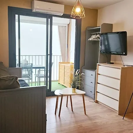 Apartment Studio Central Proche Plage Climatisation Et Wifi ! *